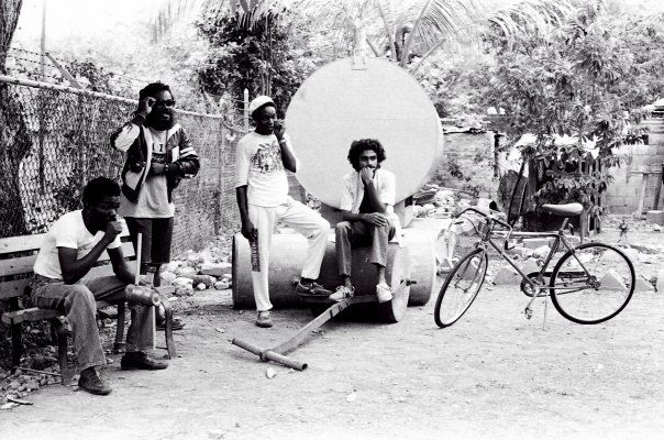 310180_10150360243024098_527164097_7977116_452453573_n1