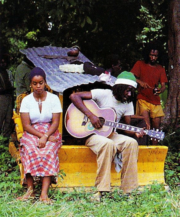 522010_353467901394373_311585876_n