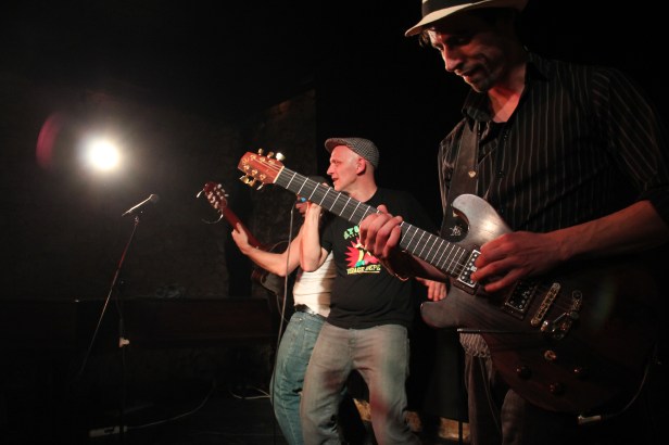 Gari Greu , Momo Solo, Robin – Photo : Fred reGGaelover 2014