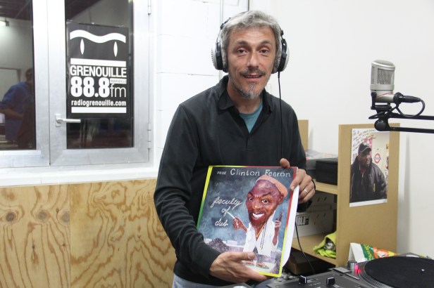 Doc Xray , interviewing Clinton Fearon , Radio Grenouille , Maro Lion , live at radio grenouille - Photo Fred 