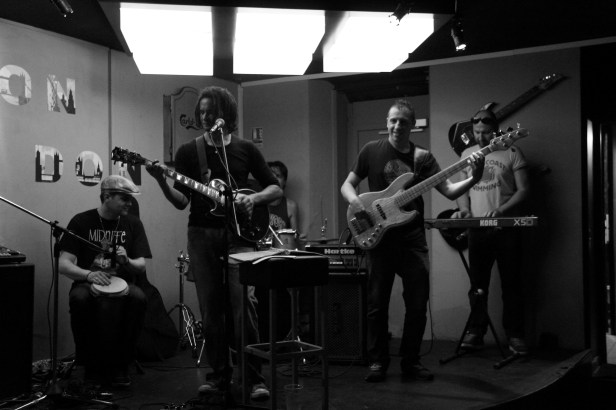 Samba Reggae , Live L'Intermediaire - Photo : Fred reGGaeLover 2014