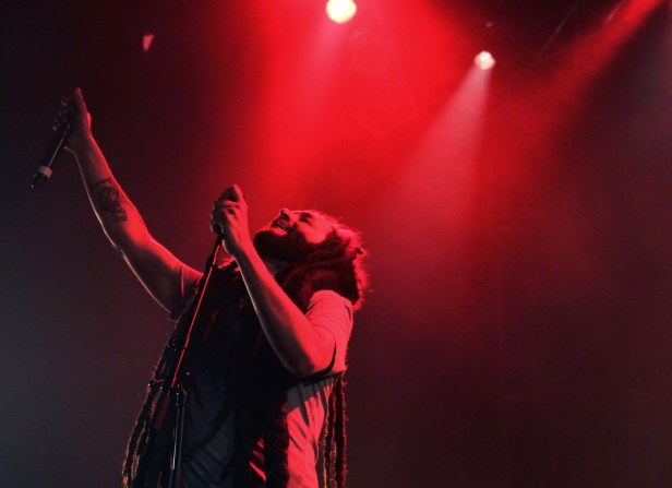 <img src="https://legendaryreggae.com/wp-content/uploads/2014/04/img_4449_snapseed.jpg?w=545" alt="Alborosie and The Shengen Clan Band , Live Le Moulin , Marseille - Photo Fred reGGaeLover 2014" width="545" height="415" class="size-large wp-image-19885" /> Alborosie and The Shengen Clan Band , Live Le Moulin , Marseille - Photo Fred reGGaeLover 2014