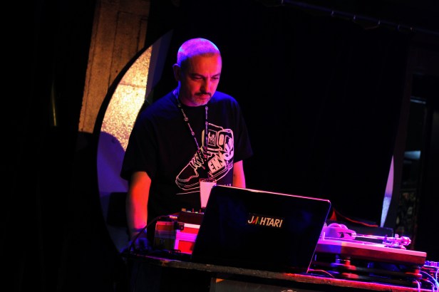 DJ Kafra, inside La Marquise - Photo : Fred reGGaeLover 2014
