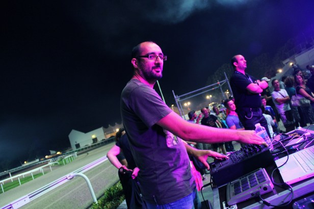 Les Djs Du Soleil (Papet Jali, Gari Grèu , DJ Kayalik ), Live Hippodrome Pont De Vivaux, Marseille - Photo Fred reGGaeLover 2014