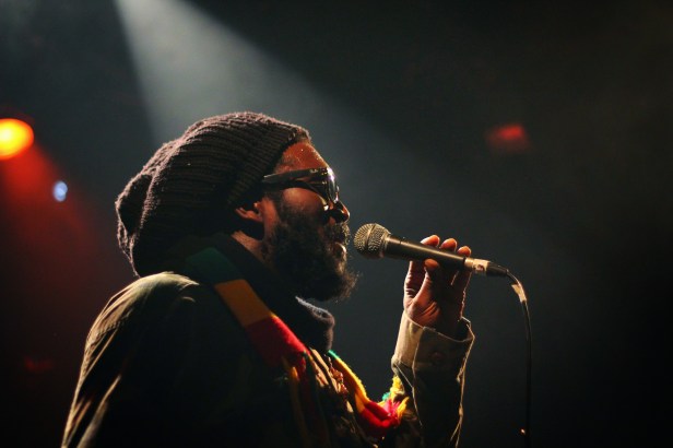 2014-11-14 Chezidek & Green And Fresh Band , Live Akwaba  - Photo : Fred reGGaeLover 2014